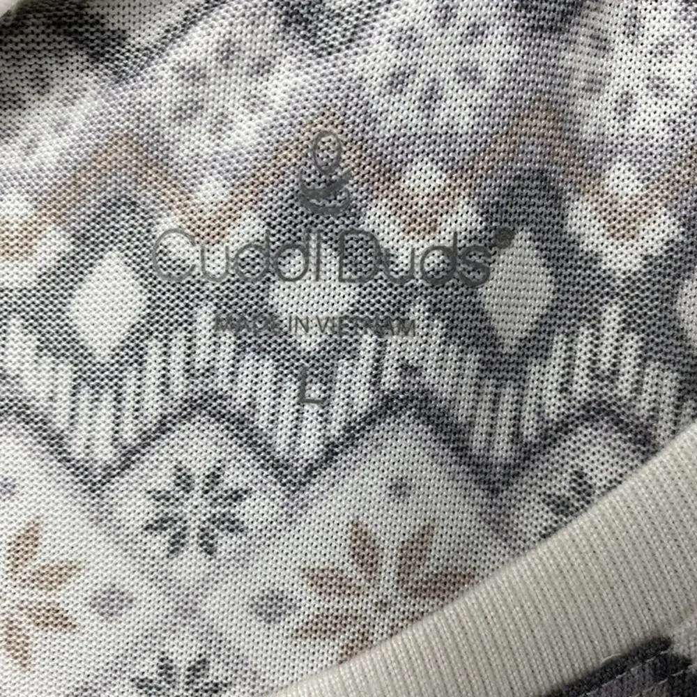 Cuddl Duds Apres Ski Pajama top. gray and white. sizd large. Top Only